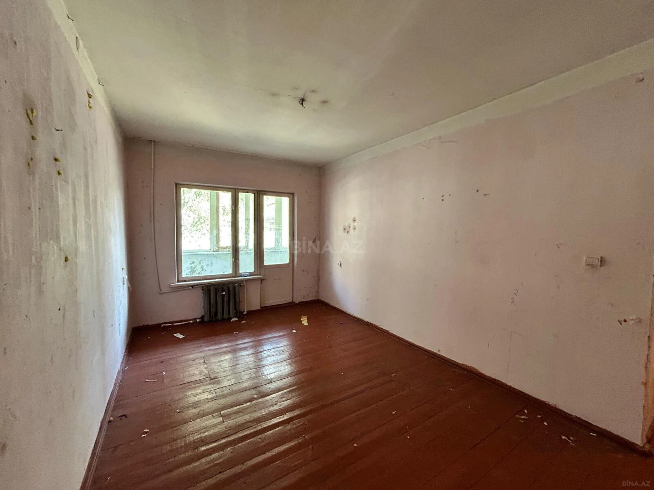 Satılır 4 otaqlı mənzil 120 m²