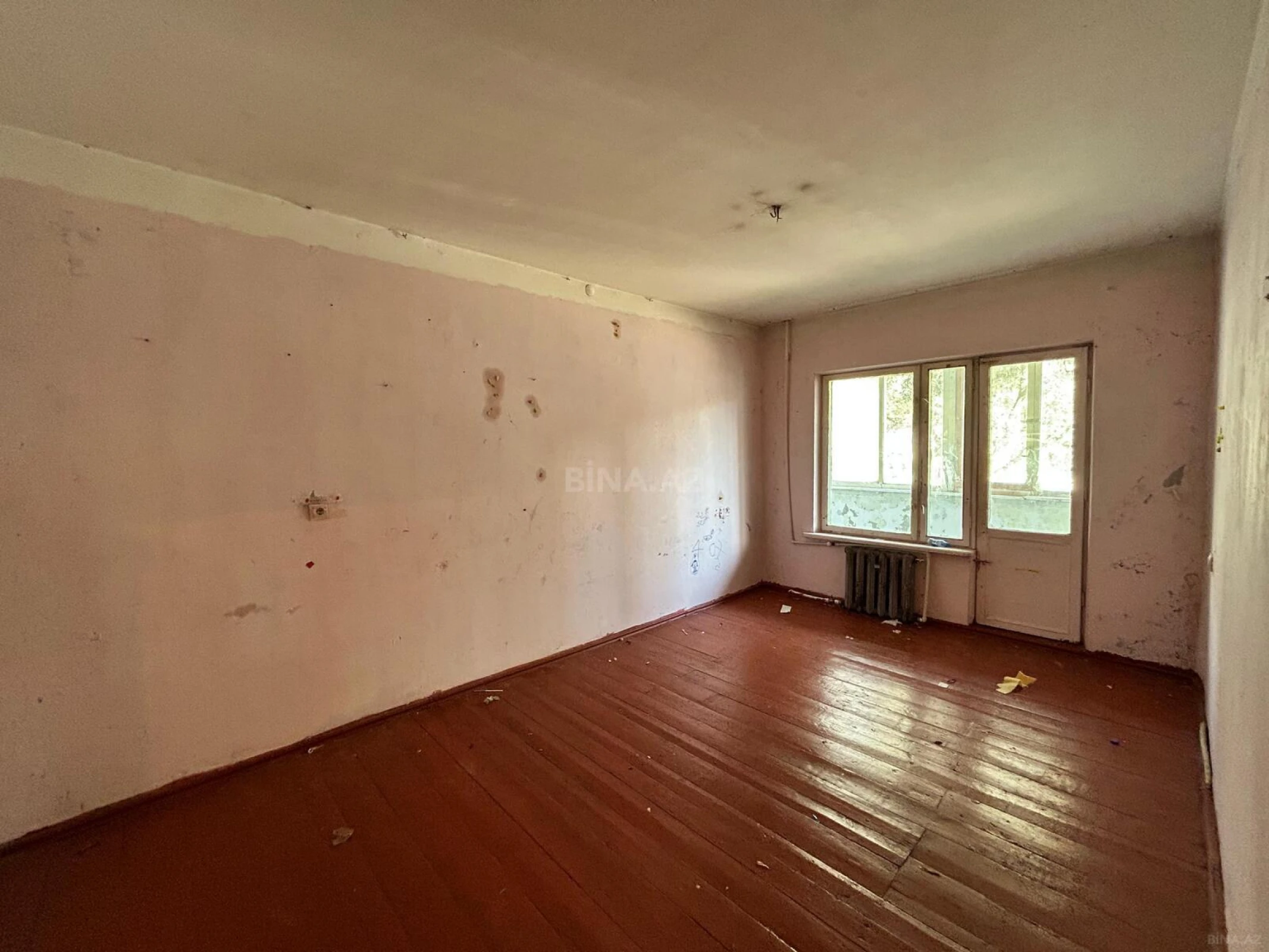 Satılır 4 otaqlı mənzil 120 m²