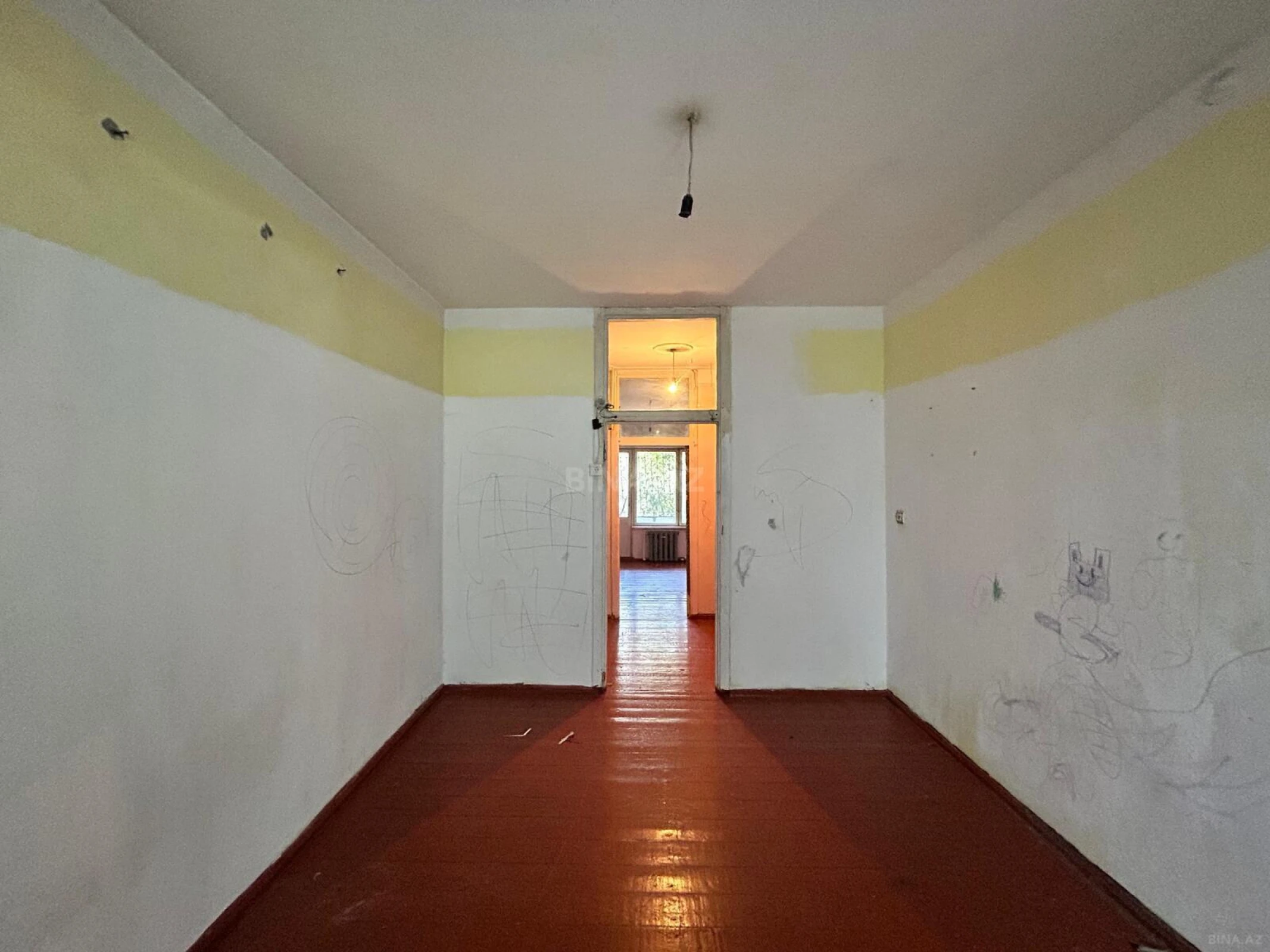 Satılır 4 otaqlı mənzil 120 m²