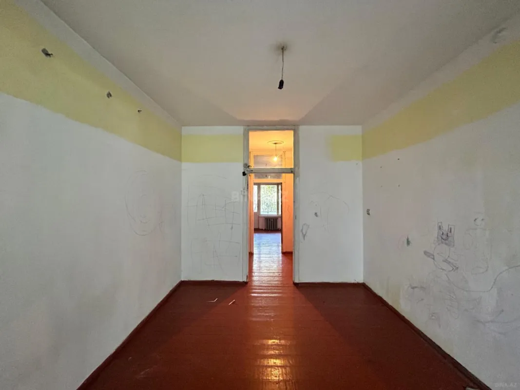 Satılır 4 otaqlı mənzil 120 m²