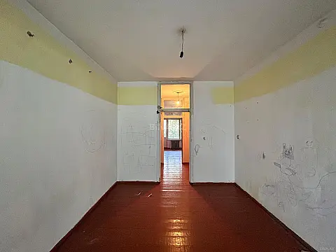 Satılır 4 otaqlı mənzil 120 m²