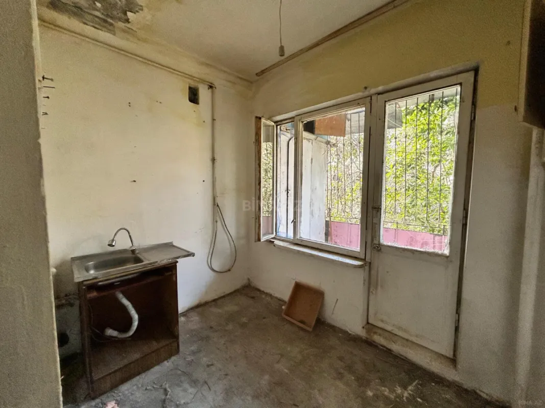 Satılır 4 otaqlı mənzil 120 m²