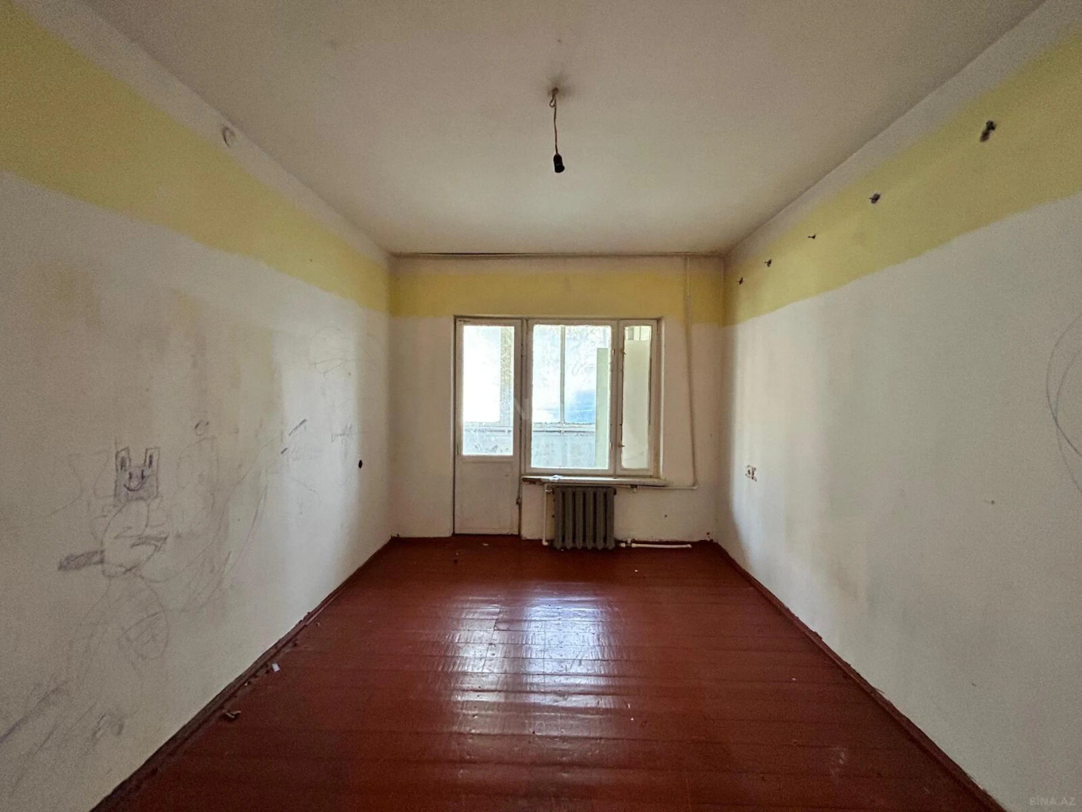 Satılır 4 otaqlı mənzil 120 m²