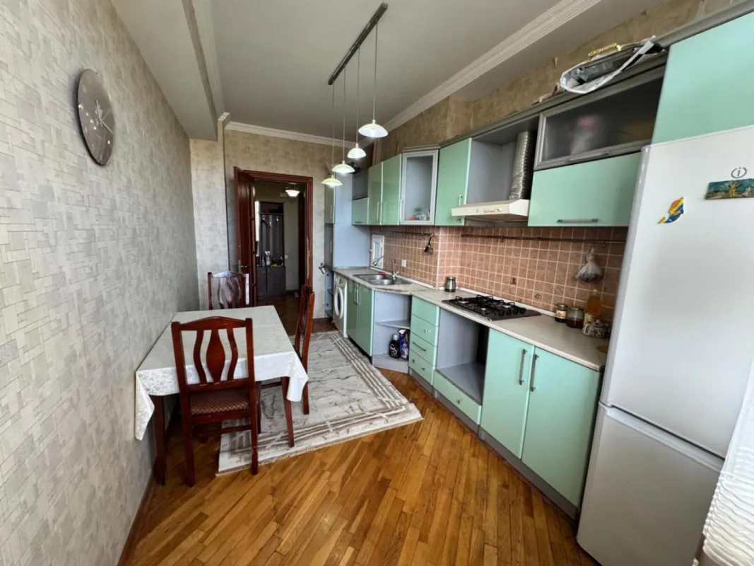 Satılır 2 otaqlı mənzil 94 m²