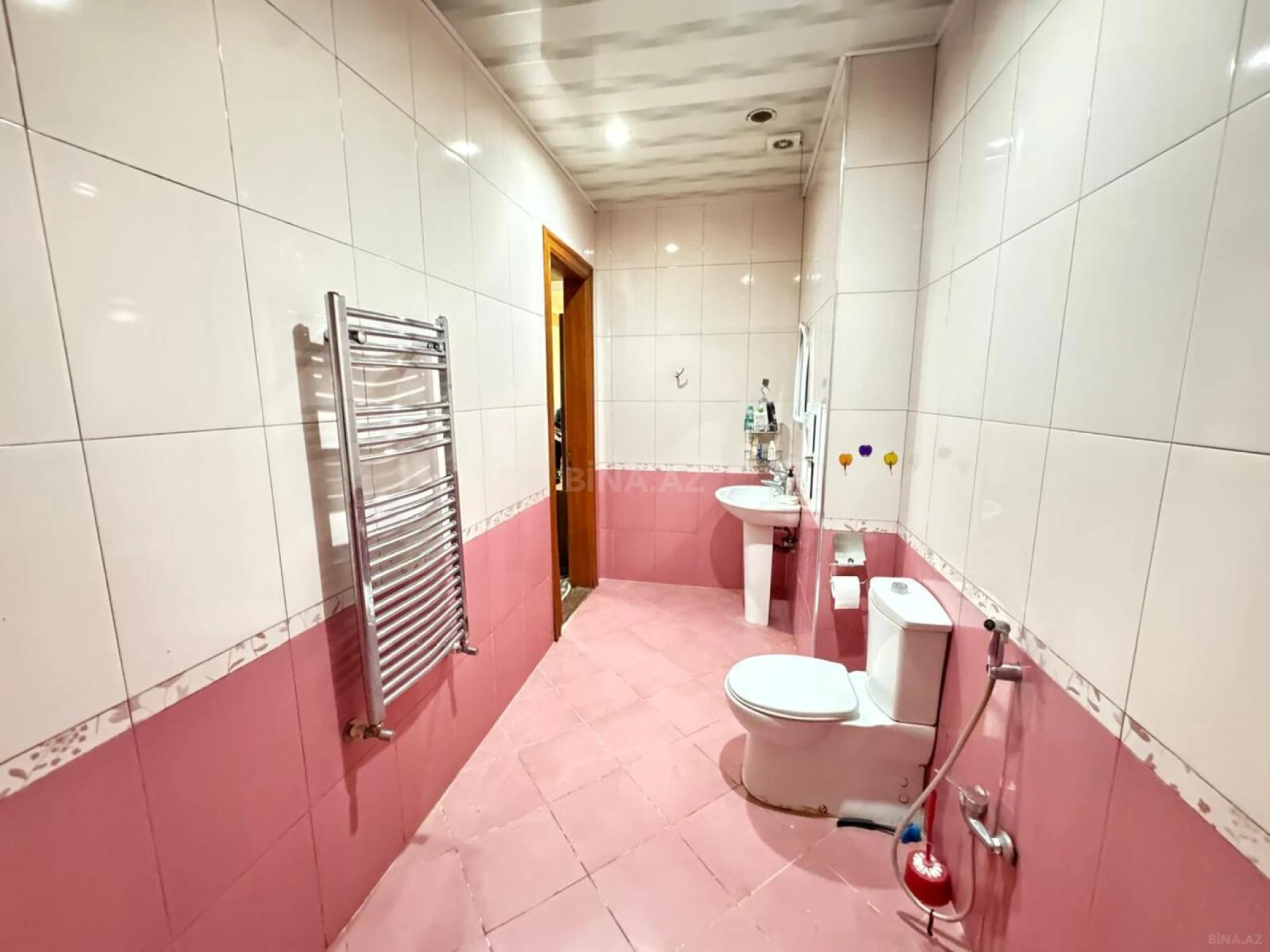 Satılır 2 otaqlı mənzil 94 m²