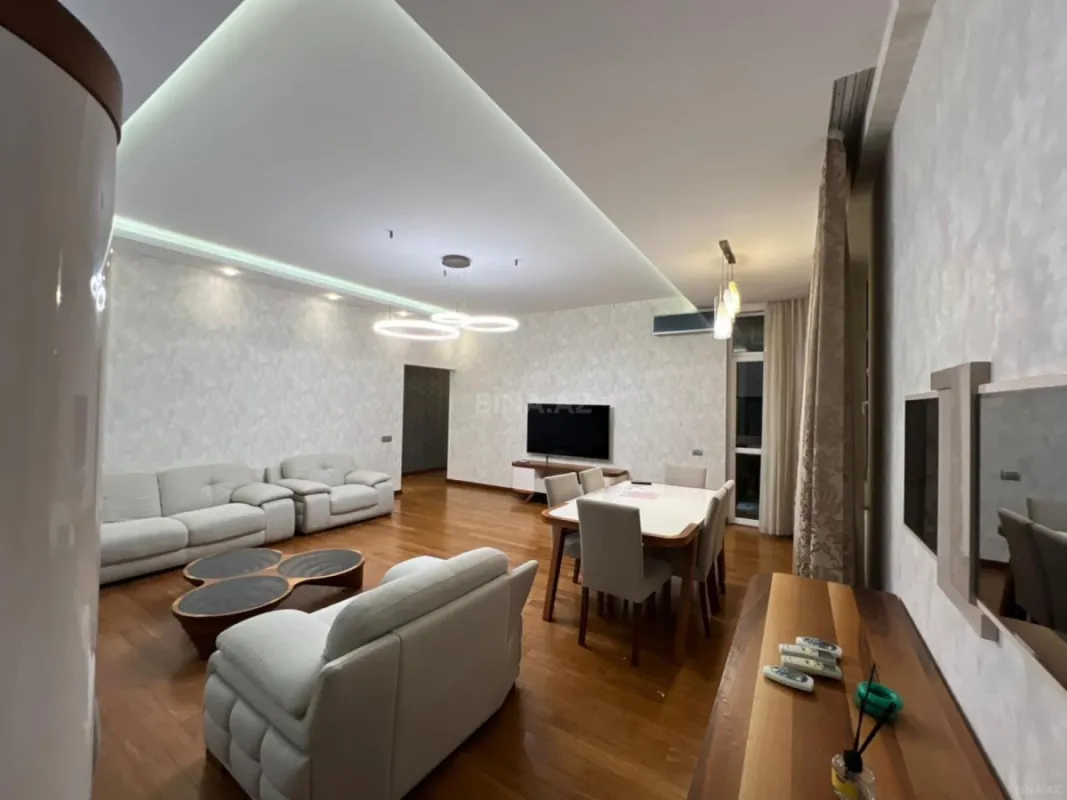 Kirayə verilir 3 otaqlı mənzil 150 m²