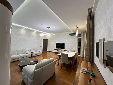 Kirayə verilir 3 otaqlı mənzil 150 m²