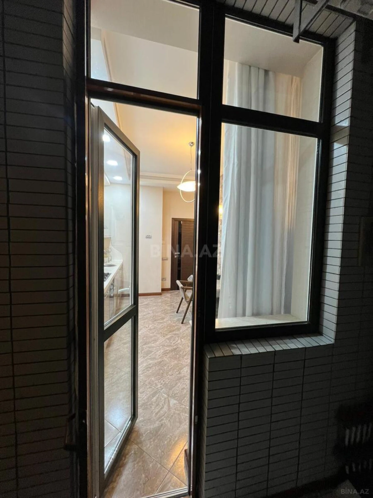 Kirayə verilir 3 otaqlı mənzil 150 m²