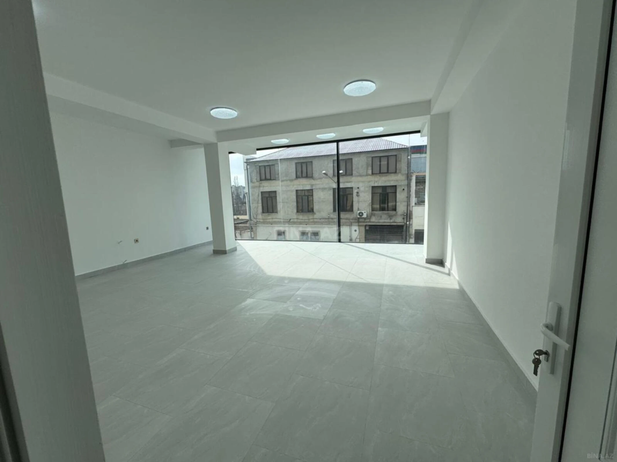 Kirayə verilir obyekt 350 m²