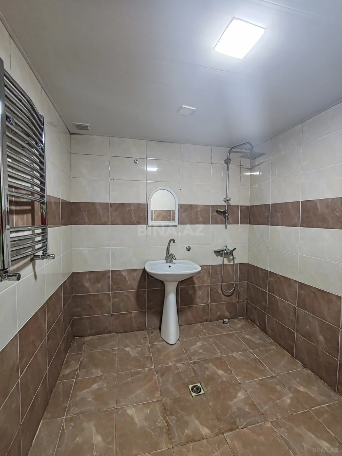 Satılır 2 otaqlı mənzil 85 m²