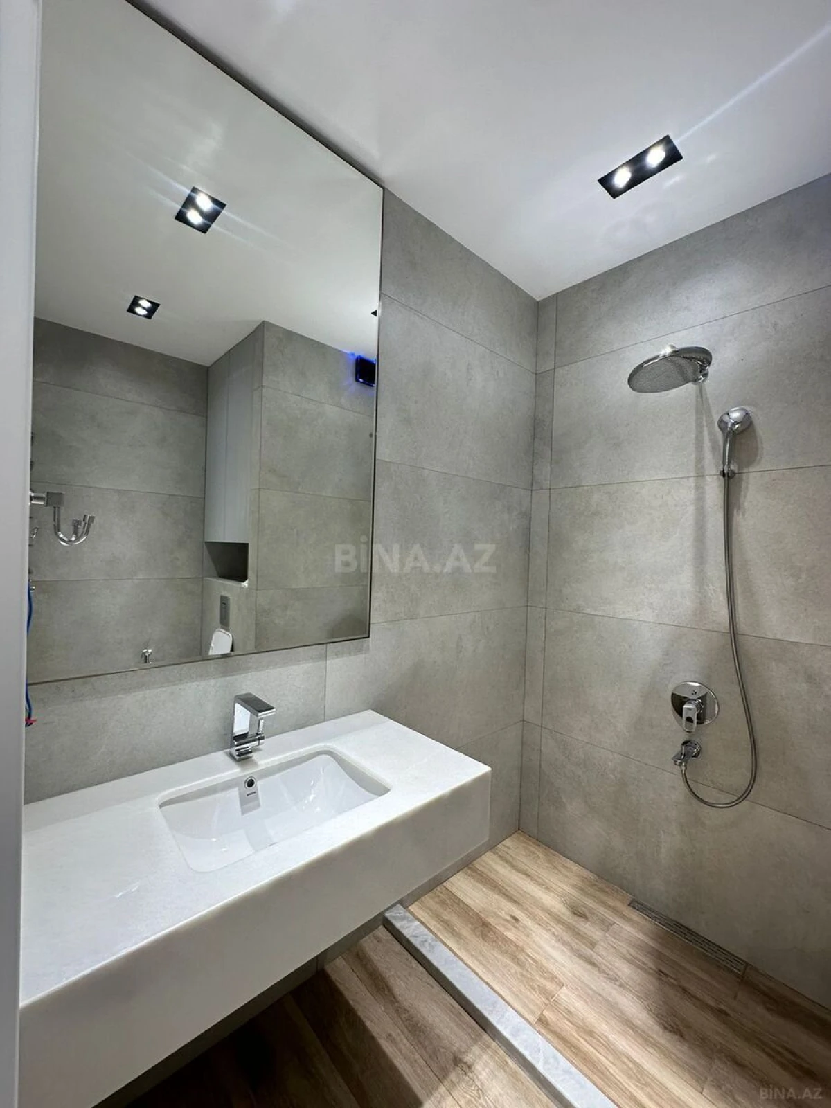 Kirayə verilir 2 otaqlı mənzil 65 m²
