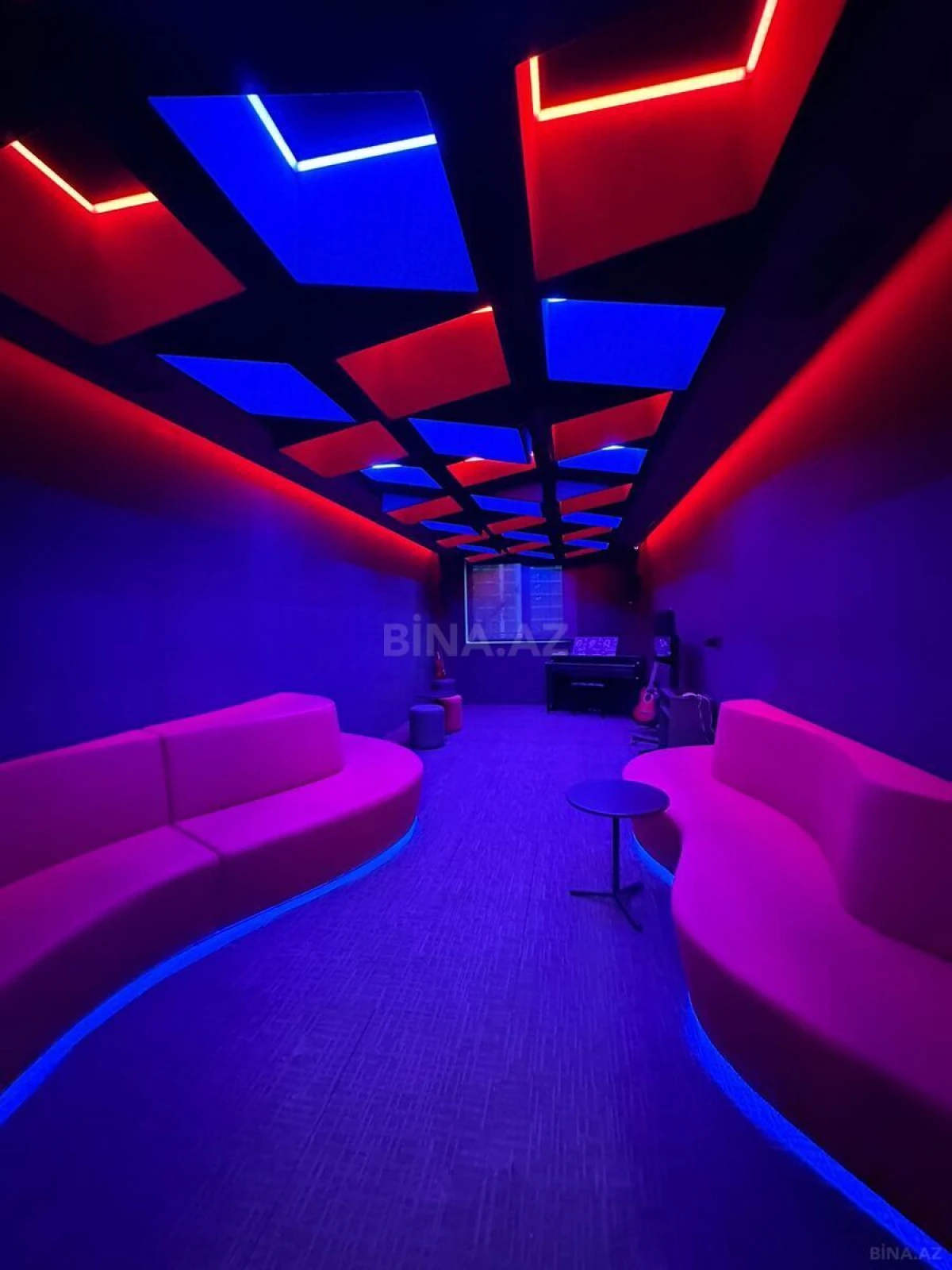 Kirayə verilir 2 otaqlı mənzil 65 m²