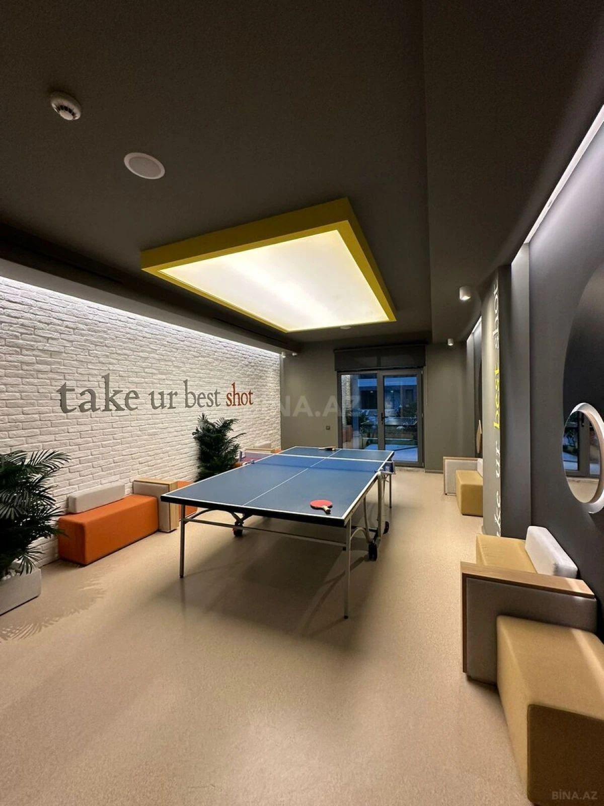 Kirayə verilir 2 otaqlı mənzil 65 m²