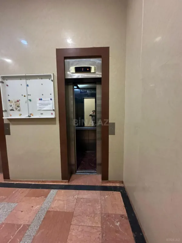 Satılır 3 otaqlı mənzil 105 m²