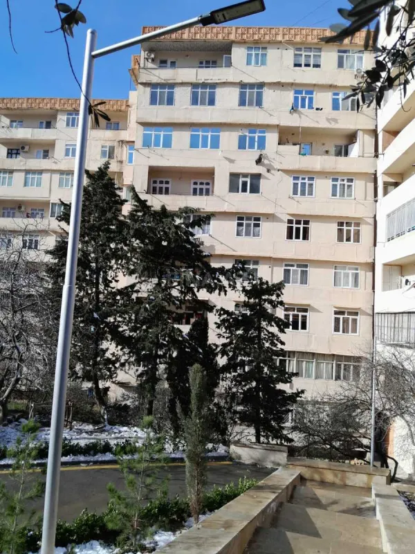 Satılır 2 otaqlı mənzil 71 m²