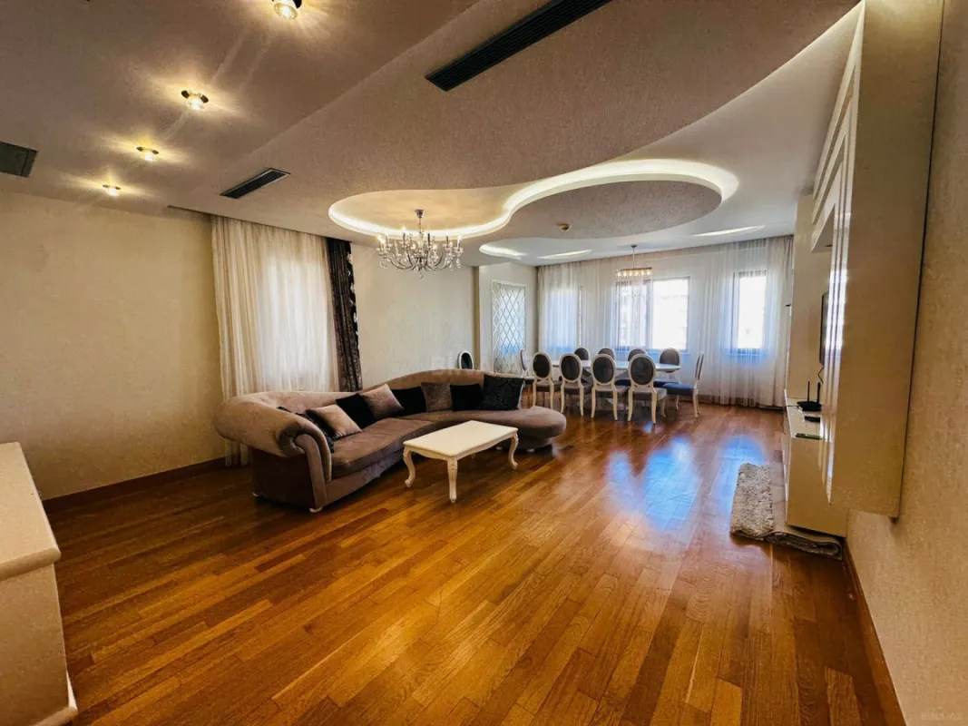Kirayə verilir 5 otaqlı mənzil 250 m²