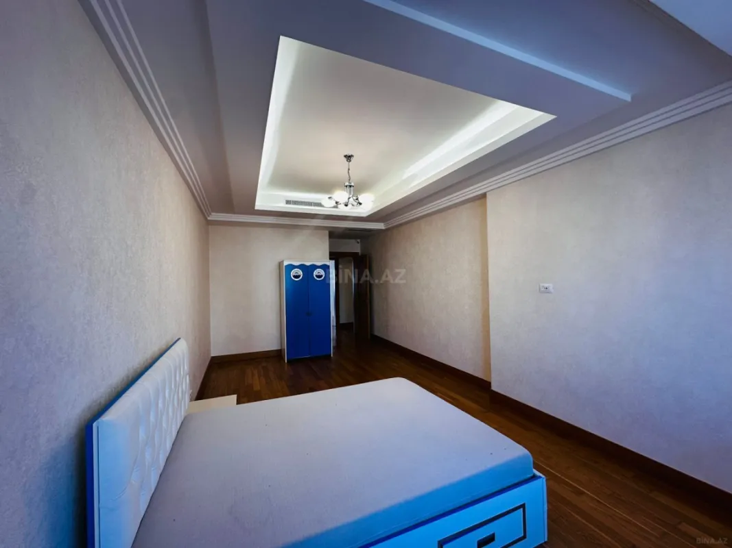 Kirayə verilir 5 otaqlı mənzil 250 m²