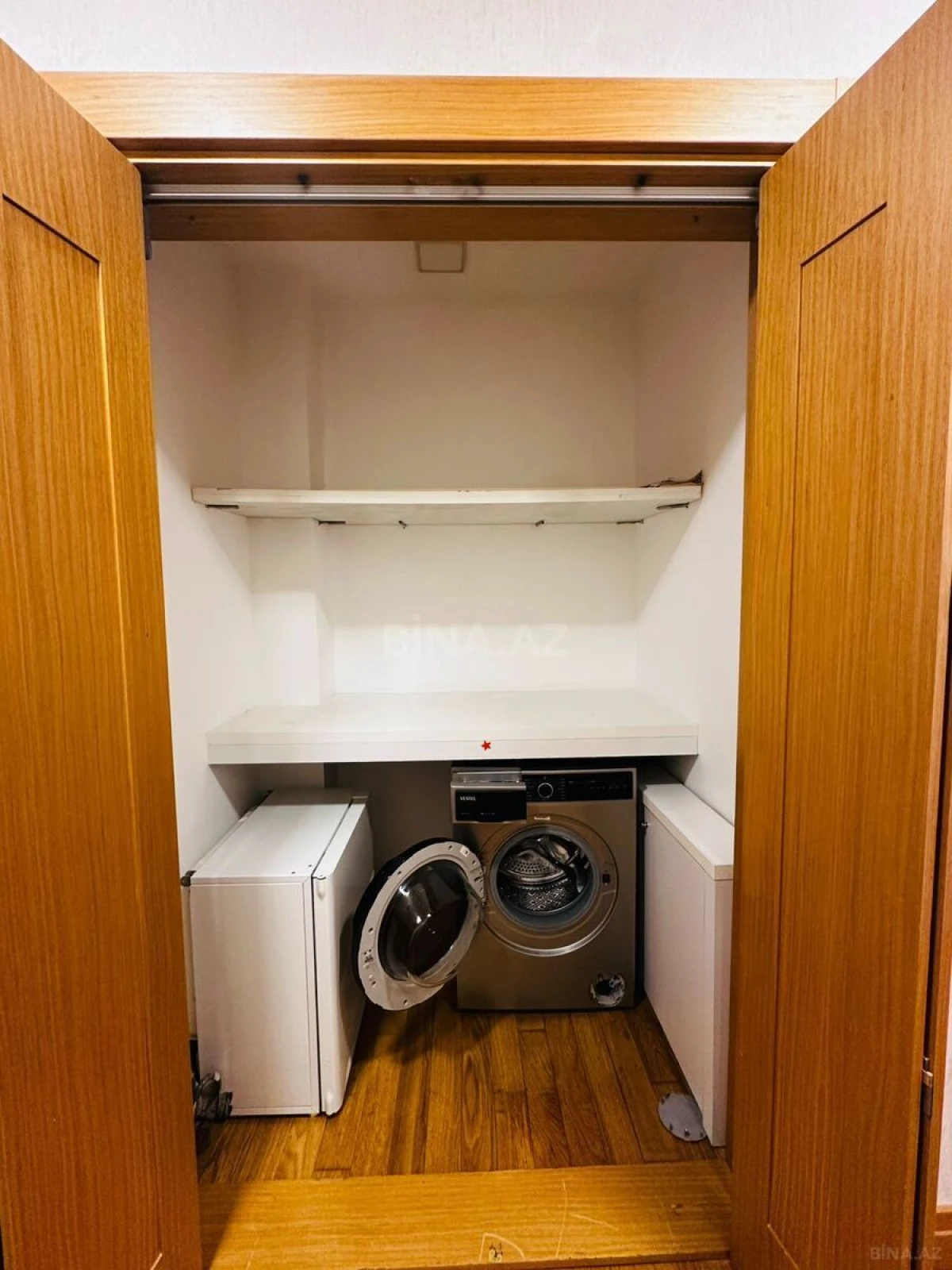 Kirayə verilir 5 otaqlı mənzil 250 m²