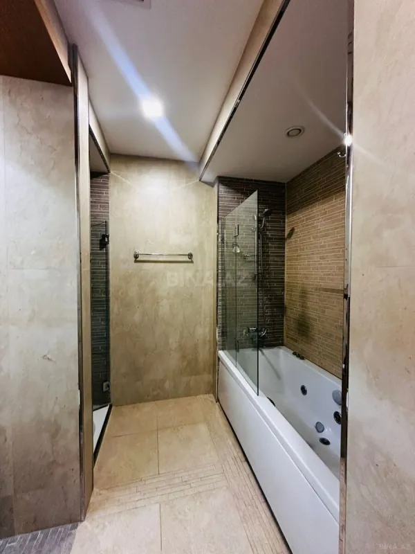 Kirayə verilir 5 otaqlı mənzil 250 m²