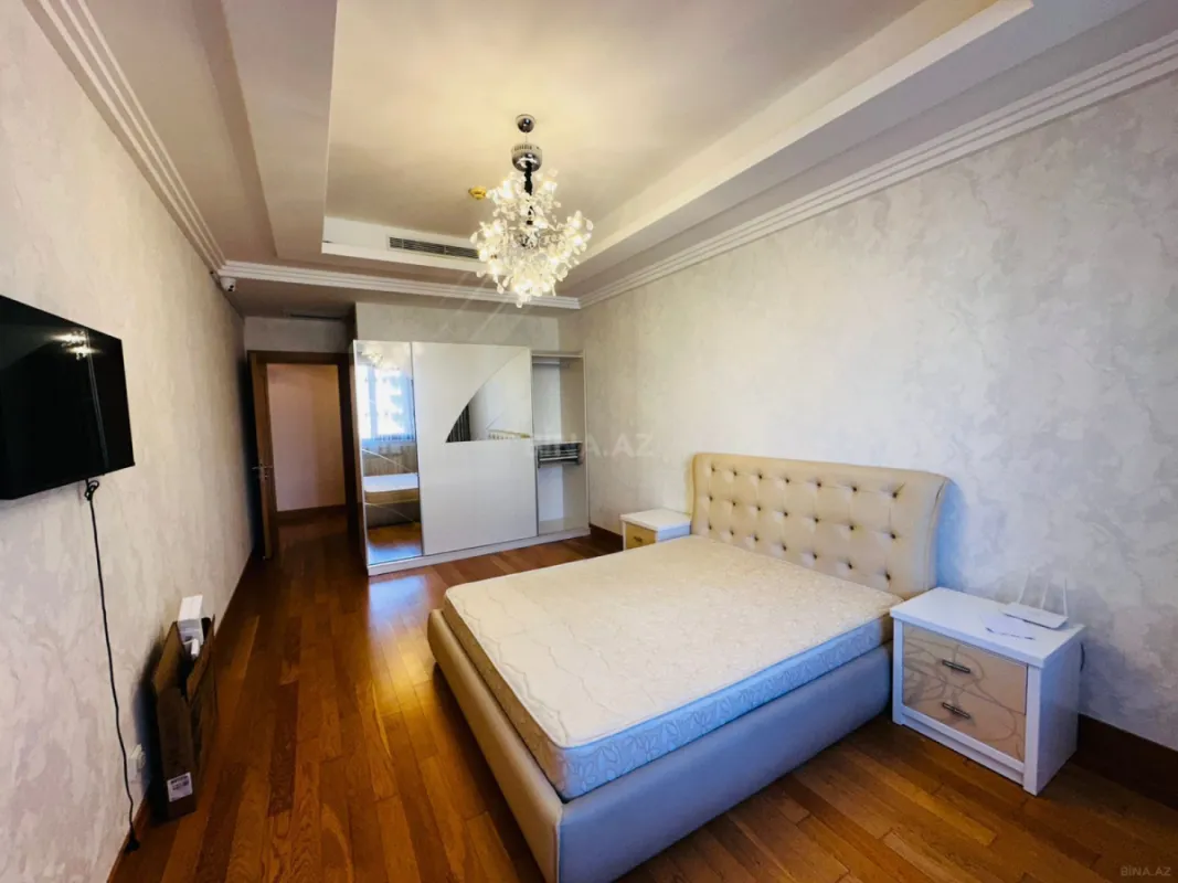 Kirayə verilir 5 otaqlı mənzil 250 m²