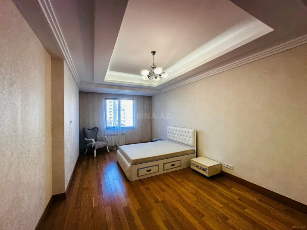 Kirayə verilir 5 otaqlı mənzil 250 m²