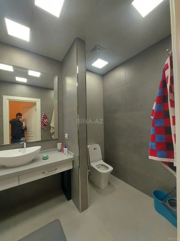 Kirayə verilir 5 otaqlı mənzil 250 m²