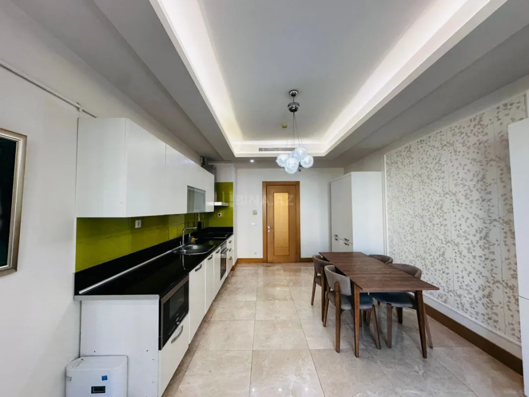 Kirayə verilir 5 otaqlı mənzil 250 m²