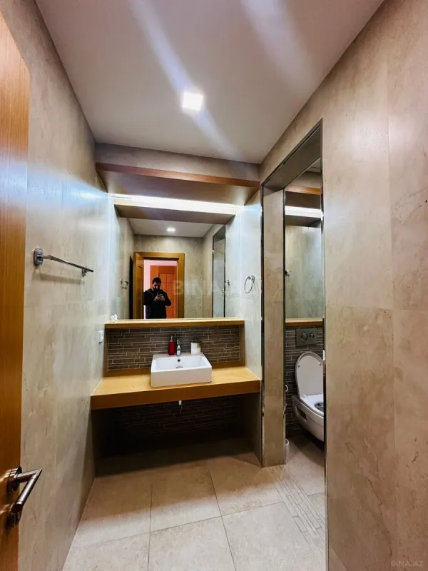 Kirayə verilir 5 otaqlı mənzil 250 m²