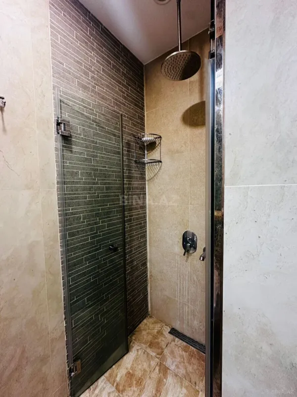 Kirayə verilir 5 otaqlı mənzil 250 m²