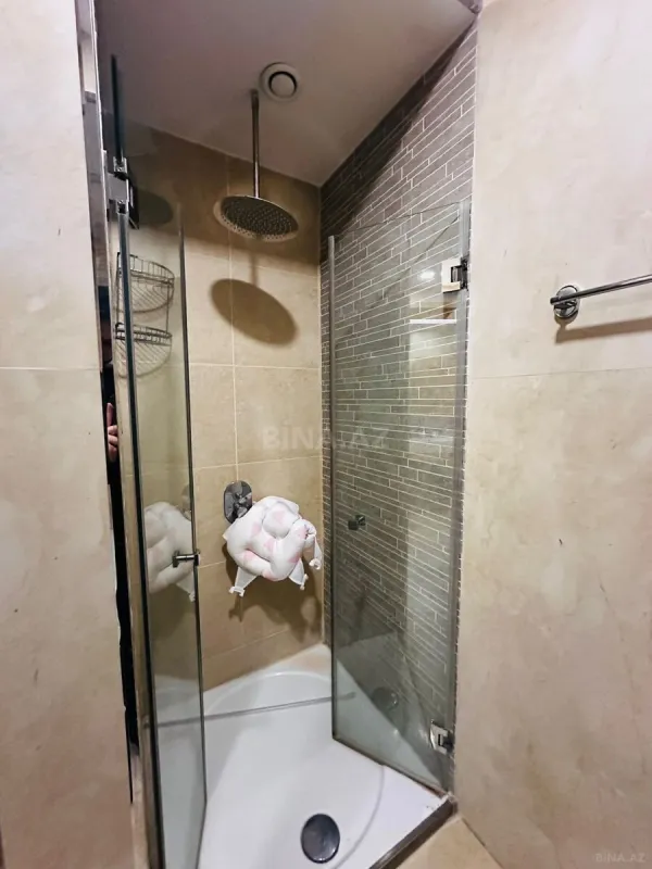 Kirayə verilir 5 otaqlı mənzil 250 m²
