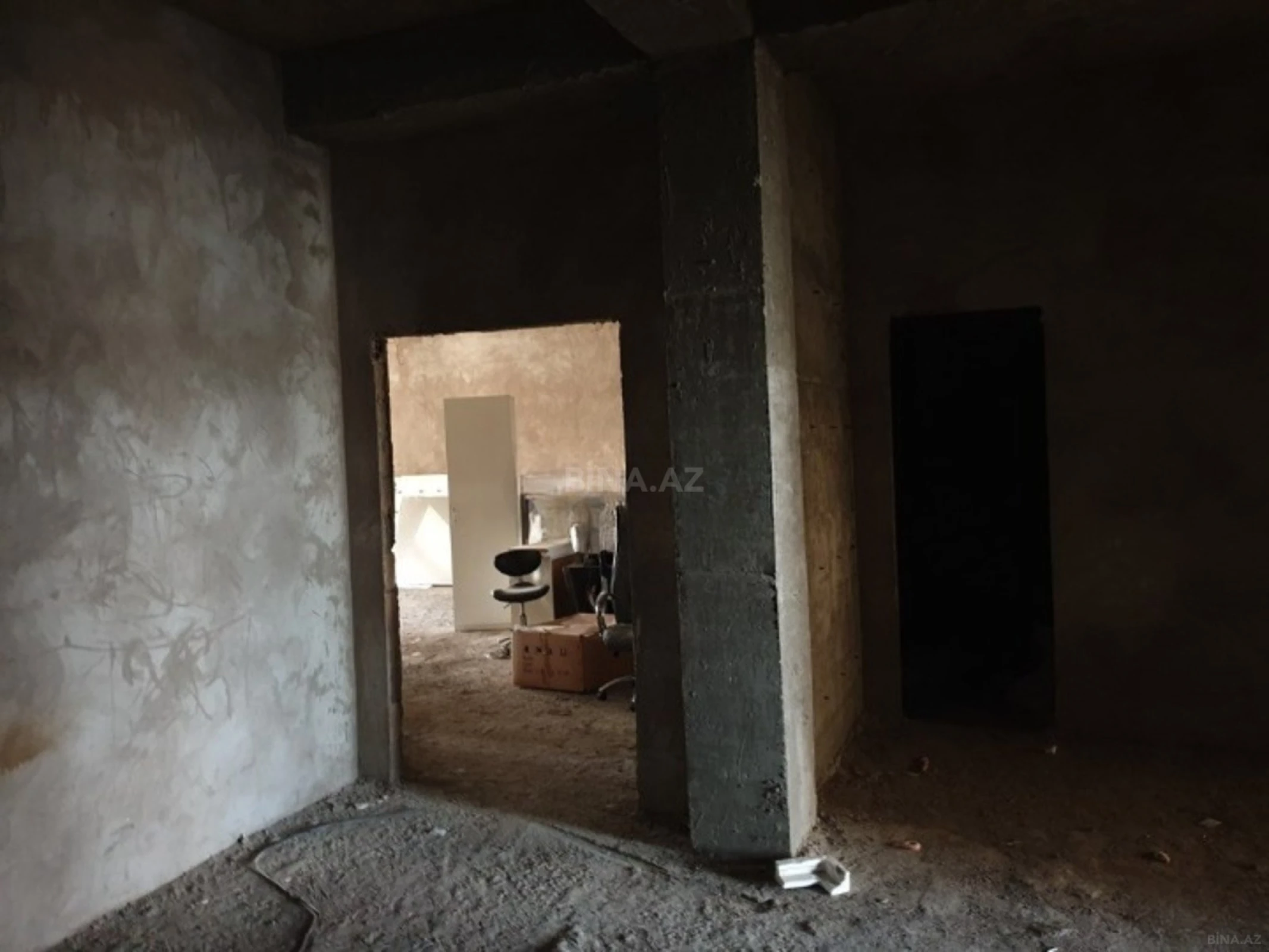 Satılır 4 otaqlı mənzil 210 m²