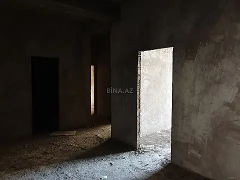 Satılır 4 otaqlı mənzil 210 m²