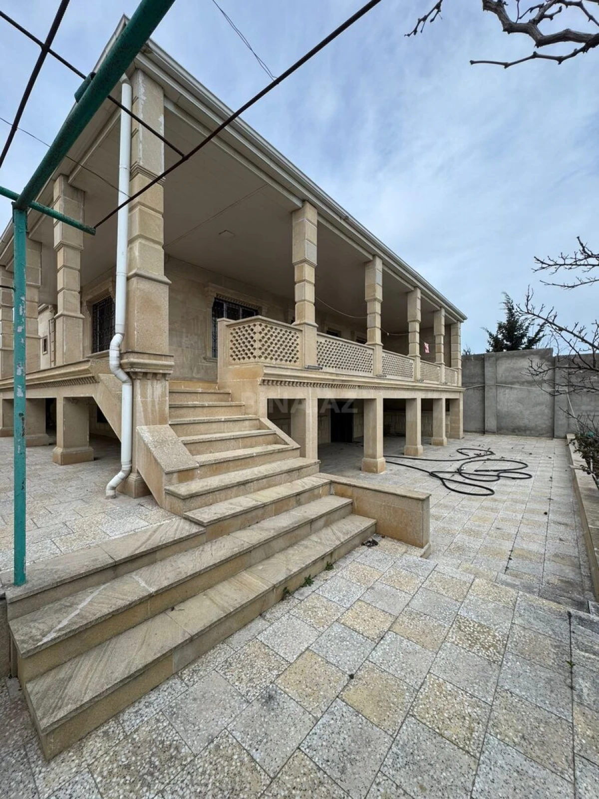 Satılır 4 otaqlı həyət evi 278 m²