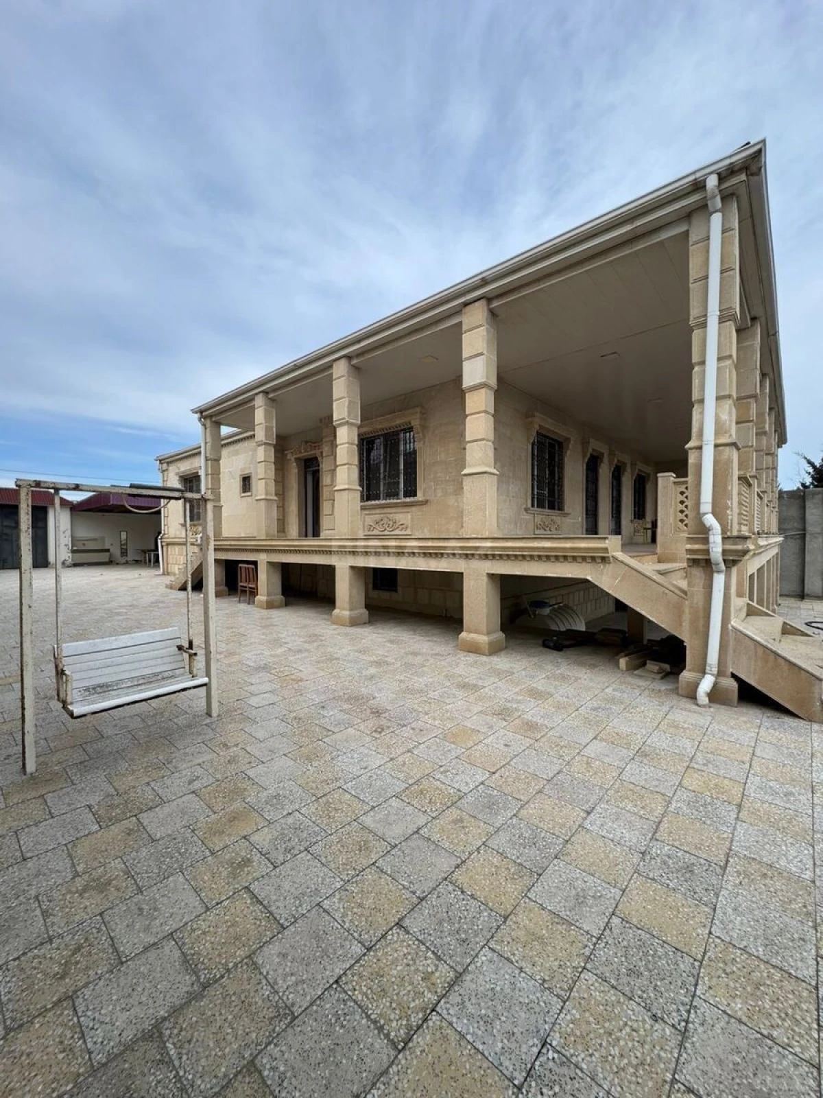 Satılır 4 otaqlı həyət evi 278 m²