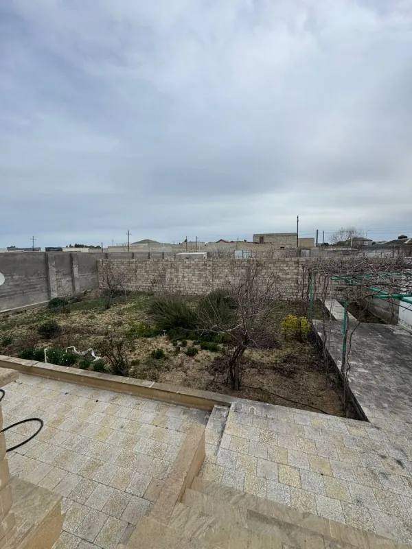 Satılır 4 otaqlı həyət evi 278 m²