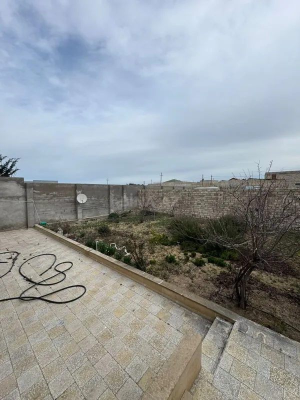 Satılır 4 otaqlı həyət evi 278 m²