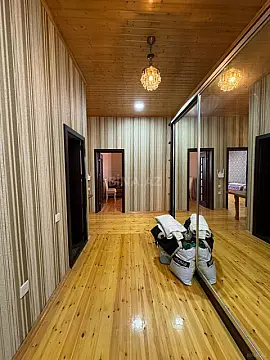 Satılır 4 otaqlı həyət evi 278 m²
