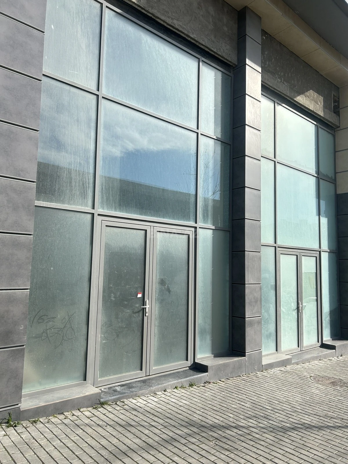 Kirayə verilir obyekt 760 m²