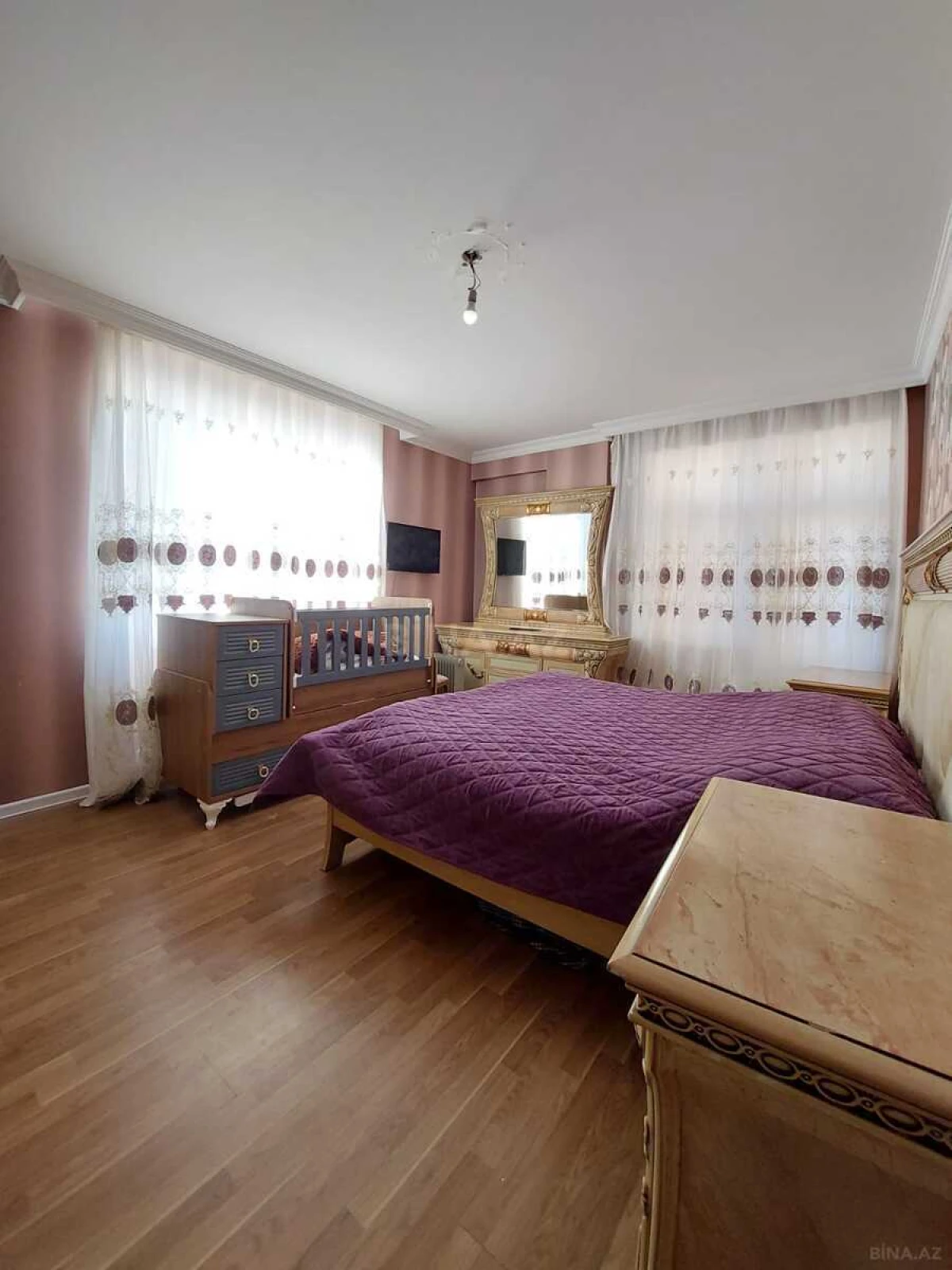 Satılır 3 otaqlı mənzil 113 m²
