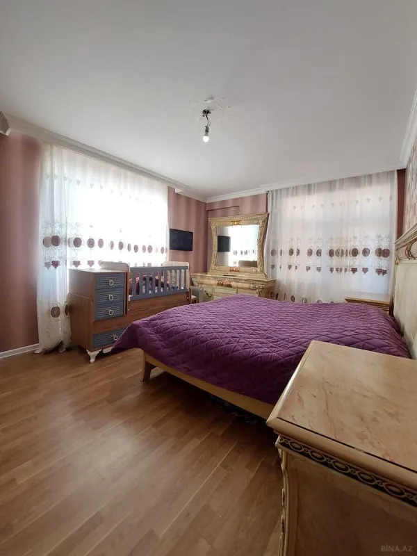 Satılır 3 otaqlı mənzil 113 m²