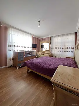 Satılır 3 otaqlı mənzil 113 m²