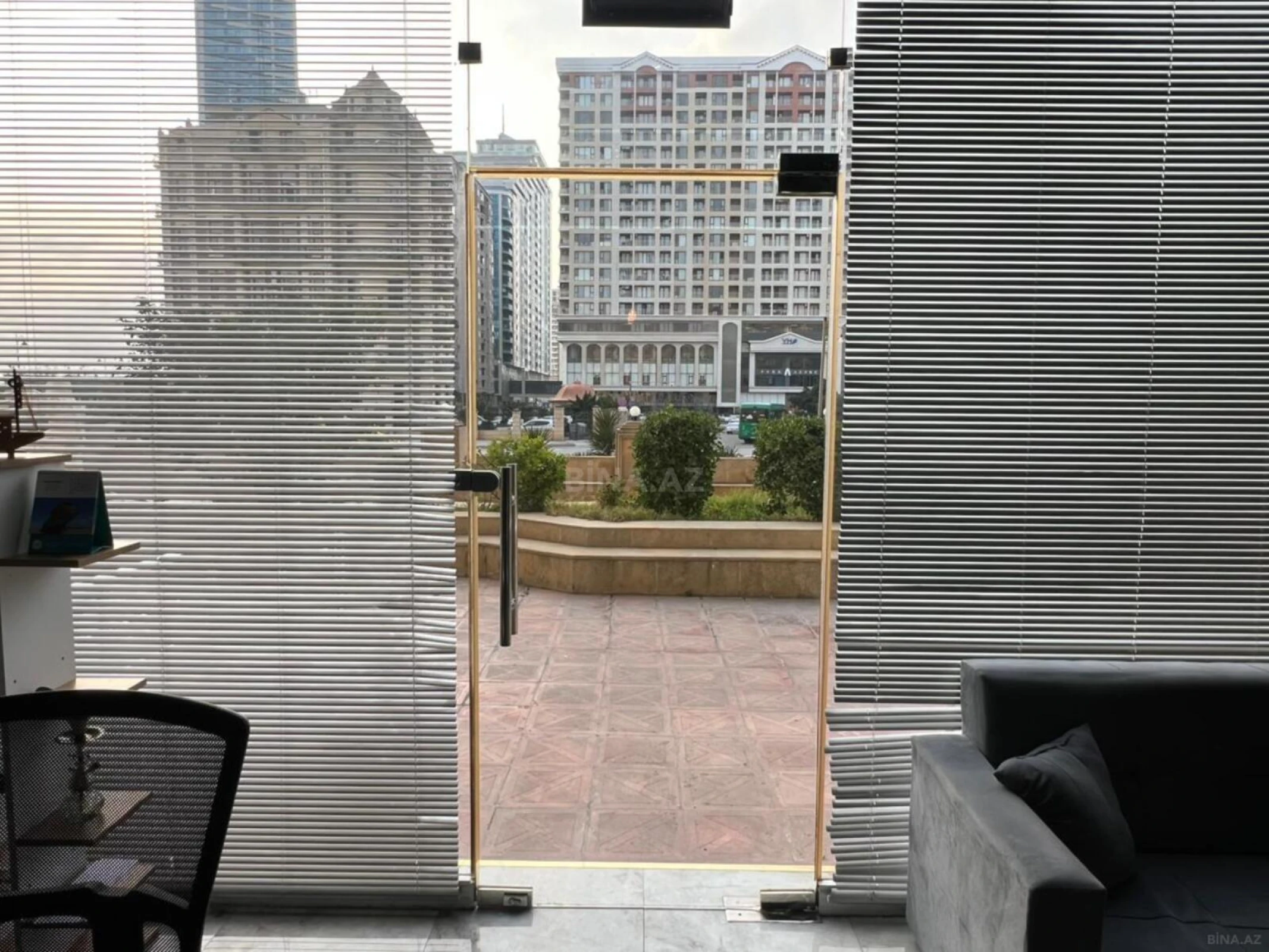 Kirayə verilir 2 otaqlı ofis 80 m²