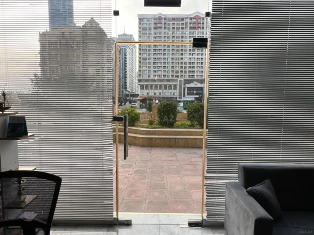 Kirayə verilir 2 otaqlı ofis 80 m²