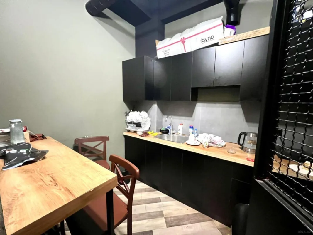 Kirayə verilir 2 otaqlı ofis 80 m²