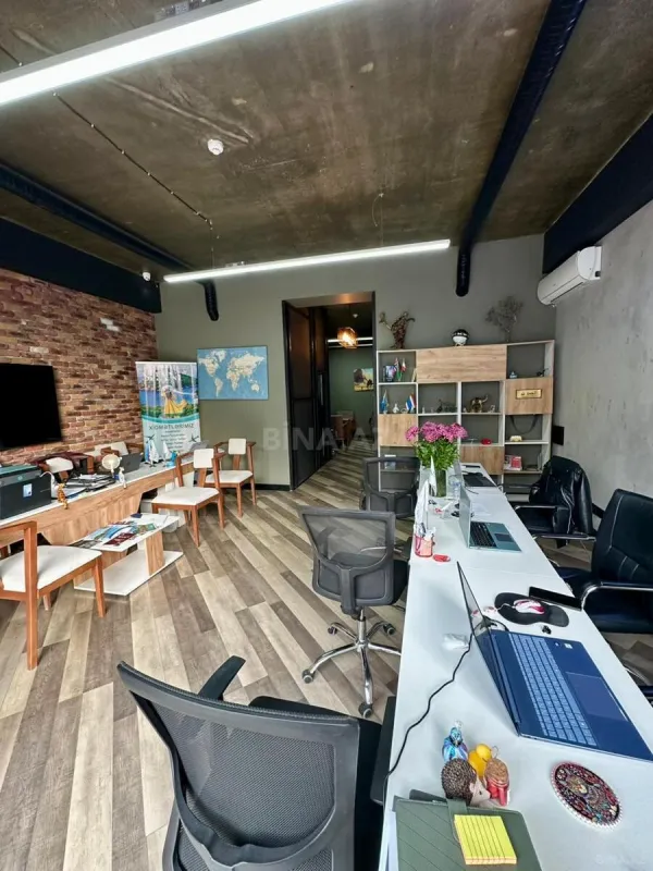 Kirayə verilir 2 otaqlı ofis 80 m²