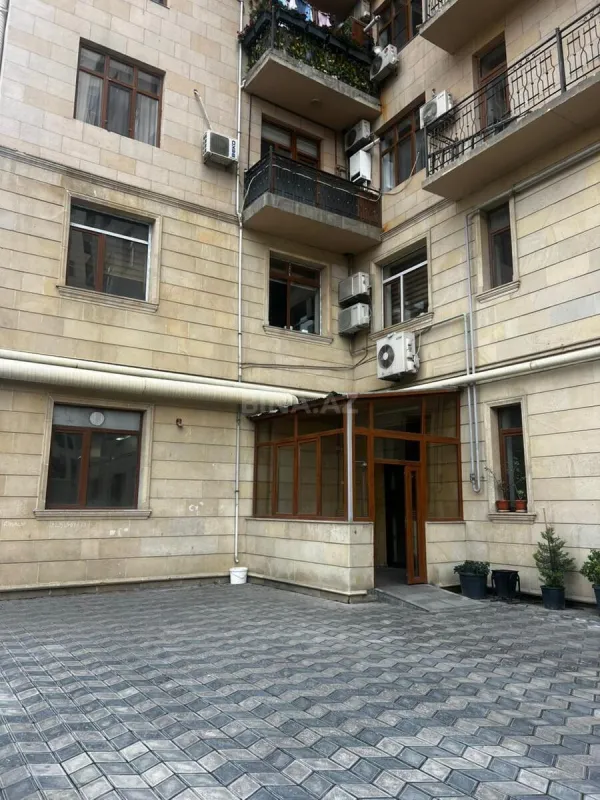 Kirayə verilir 3 otaqlı mənzil 125 m²