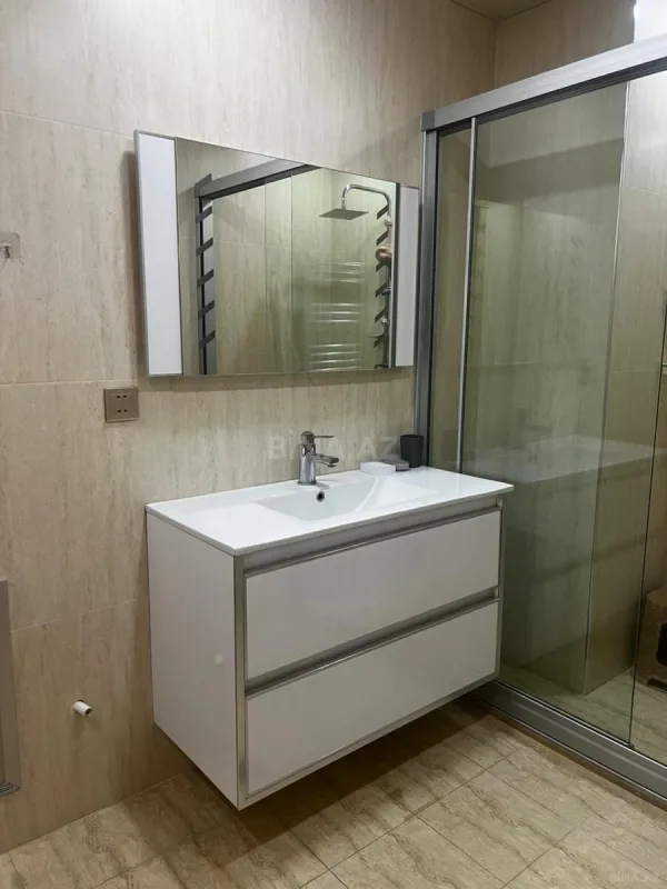 Kirayə verilir 3 otaqlı mənzil 125 m²