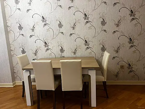 Kirayə verilir 3 otaqlı mənzil 125 m²