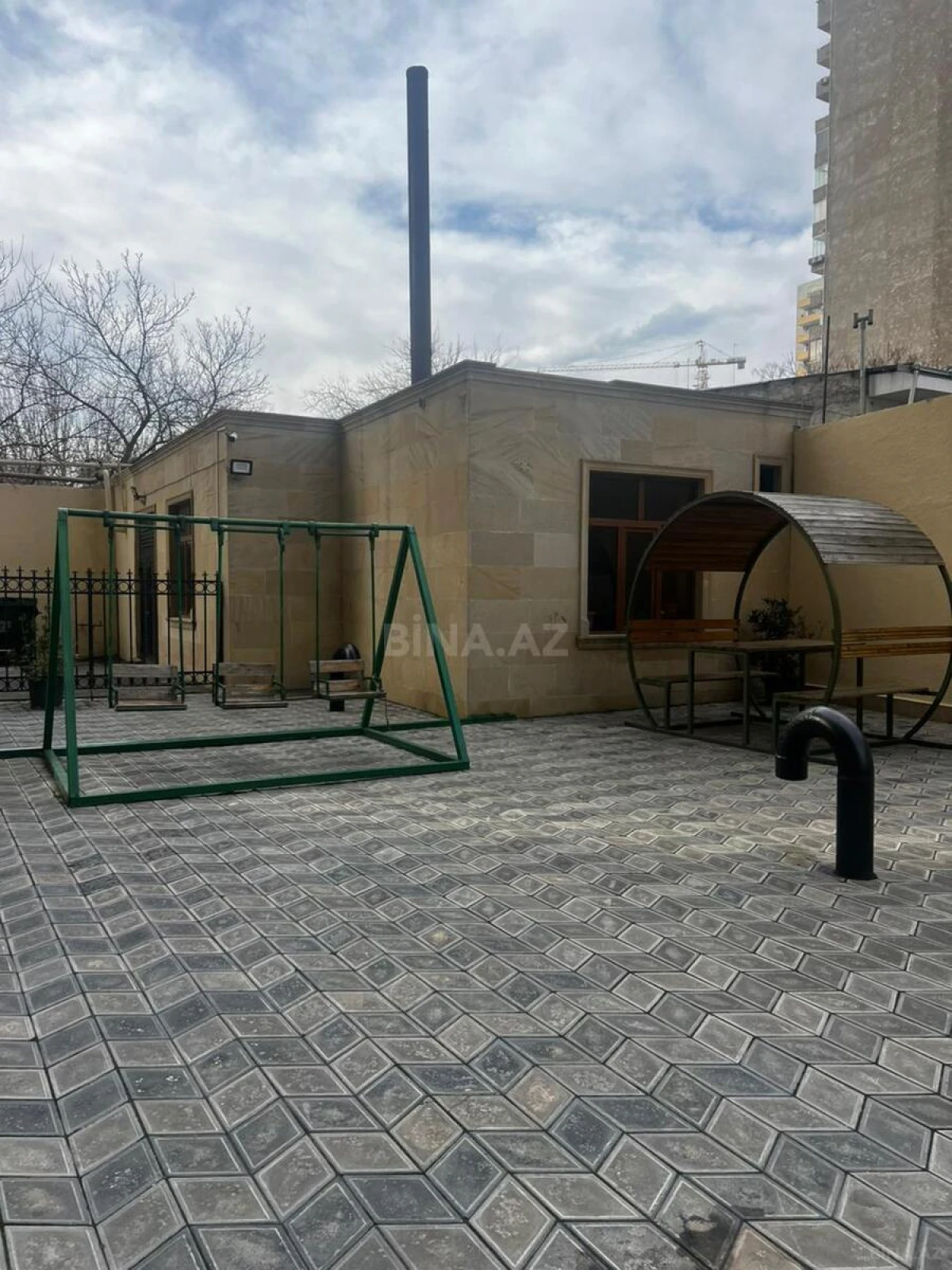 Kirayə verilir 3 otaqlı mənzil 125 m²