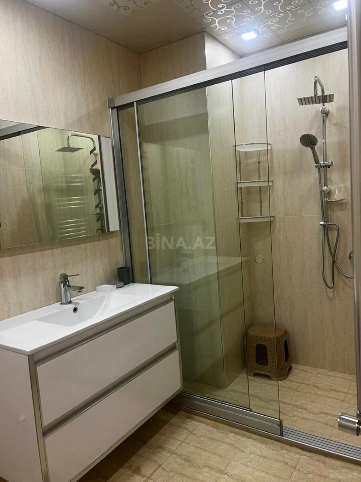 Kirayə verilir 3 otaqlı mənzil 125 m²